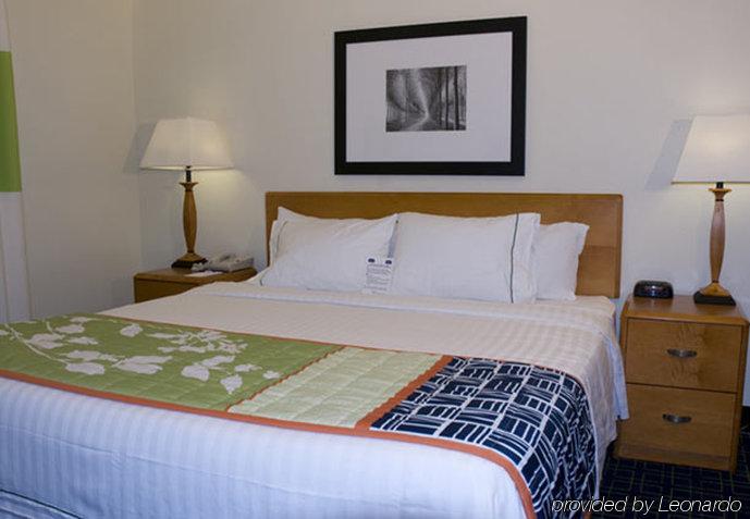 Fairfield Inn & Suites By Marriott Anderson Clemson Room photo